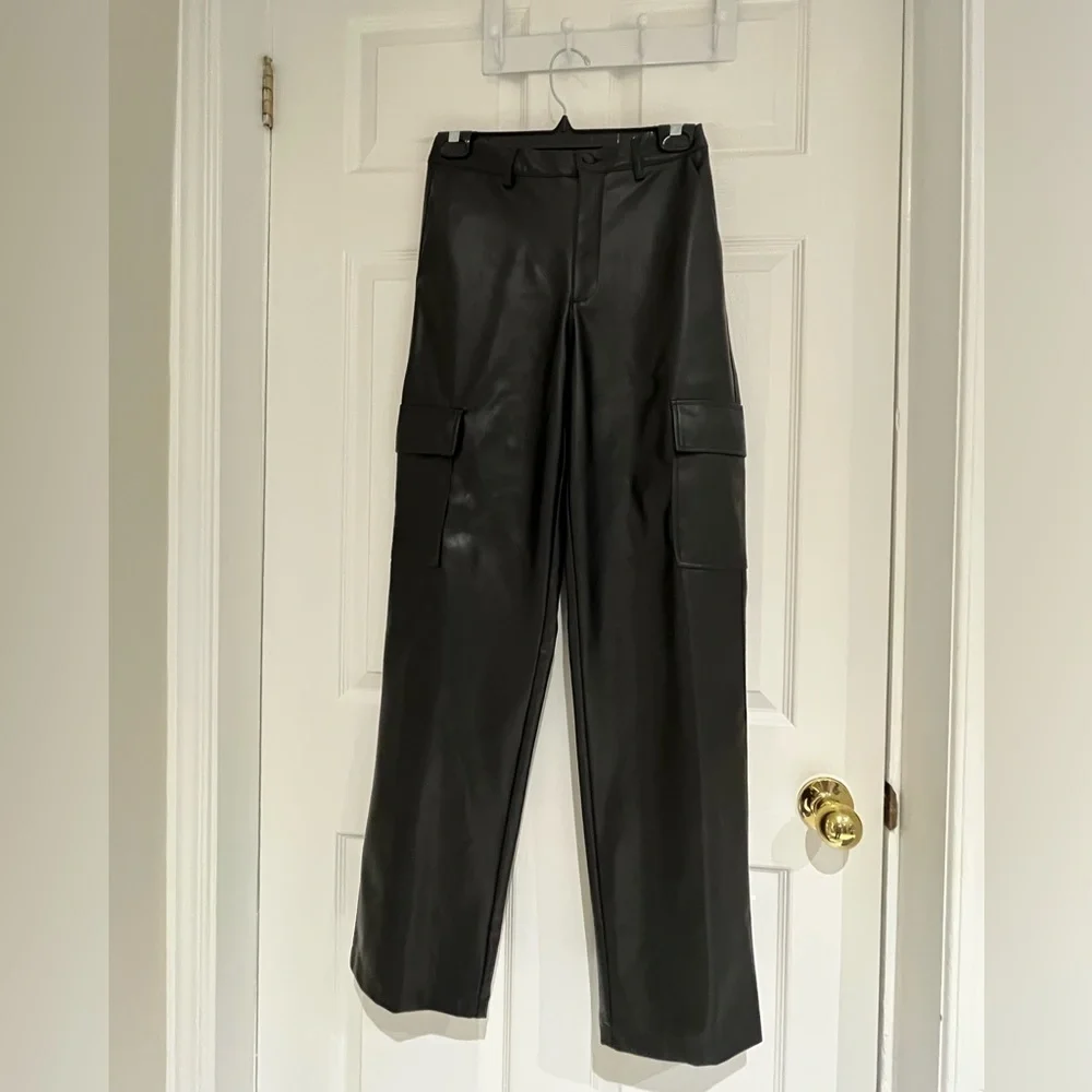 Women’s black pants, fake leather.
Excellent excellent condition. - Picture 2 of 7
